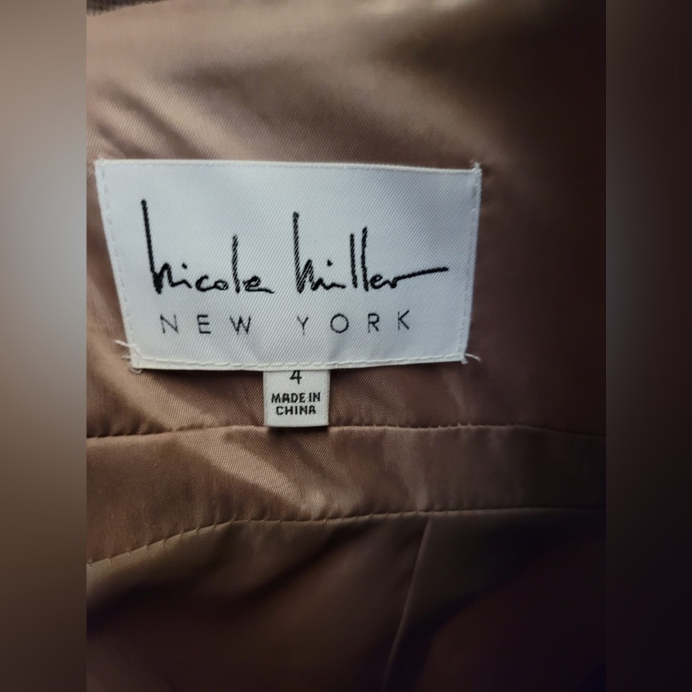 Great condition!! Gorgeous Nicole Miller Long Formal Gown Dress - Picture 9 of 9